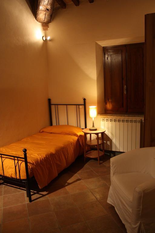 Villa Montarioso Siena Room photo