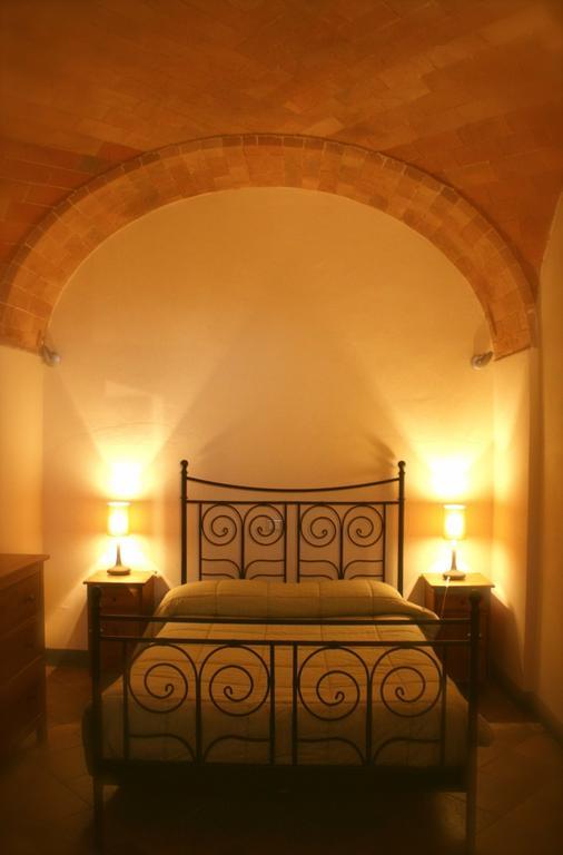 Villa Montarioso Siena Room photo